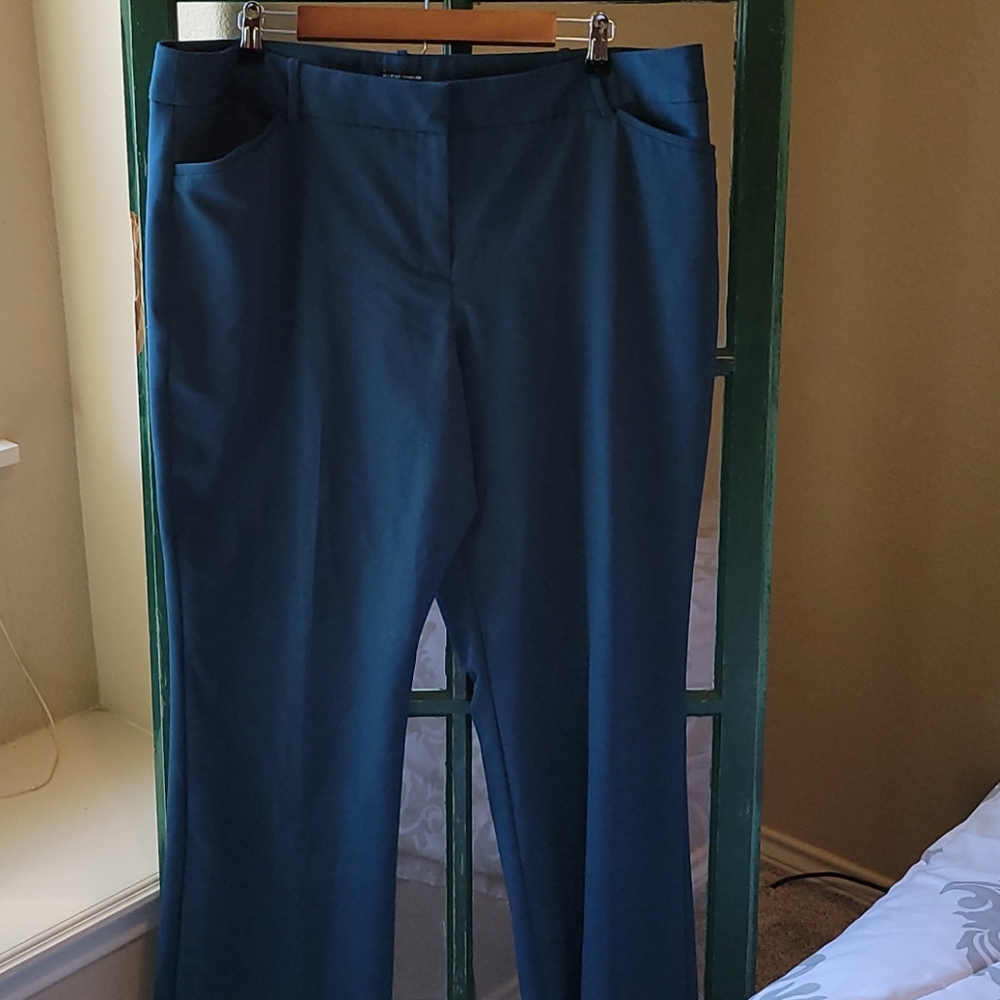 Worthington size 18 dark green womens trousers